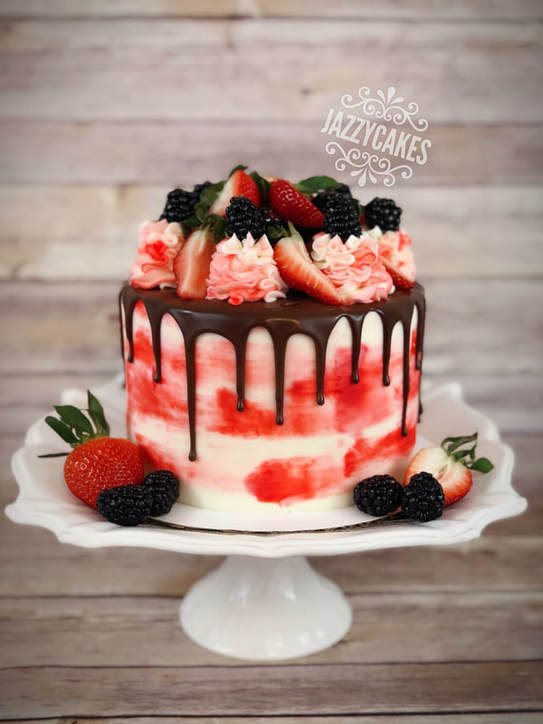 Red Velvet Cheesecake by JazzyCakes