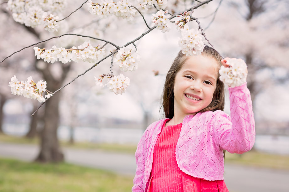 Washington DC Child Photographer with the Cherry Blossoms; child photographer in LA, Washington DC cherry blossom photographer, spring portraits