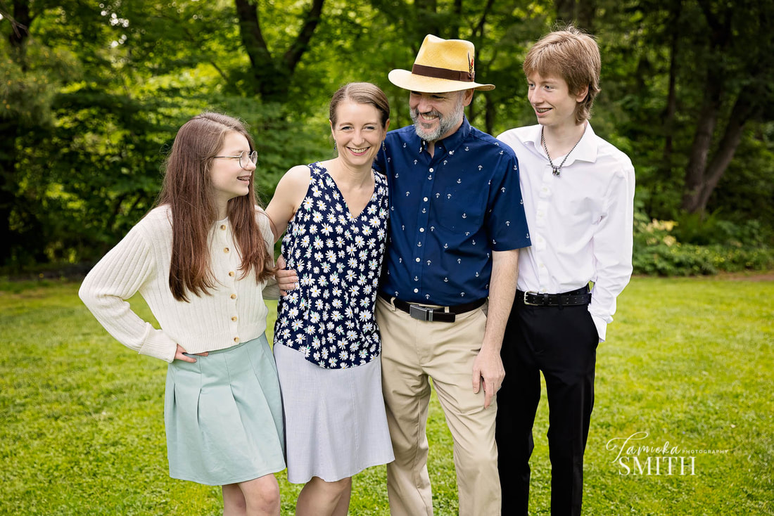 Family picture in Northern Virginia photographed by Tamieka Smith Photography
