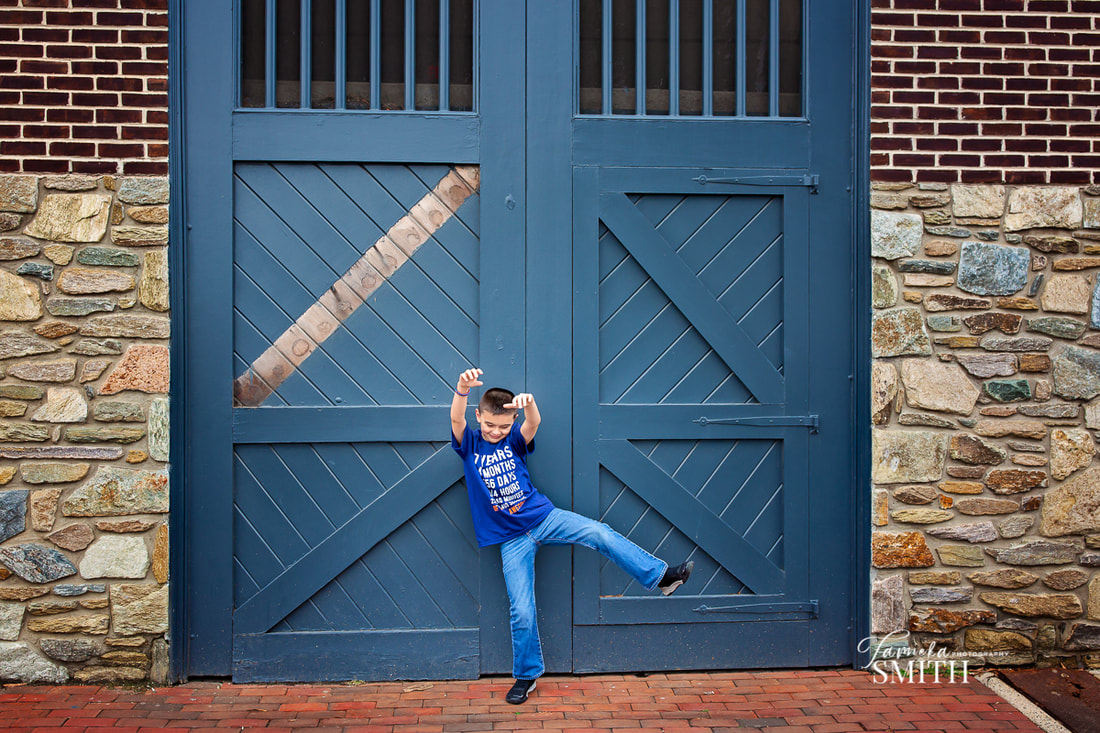 7 year old boy in Old Town Alexandria