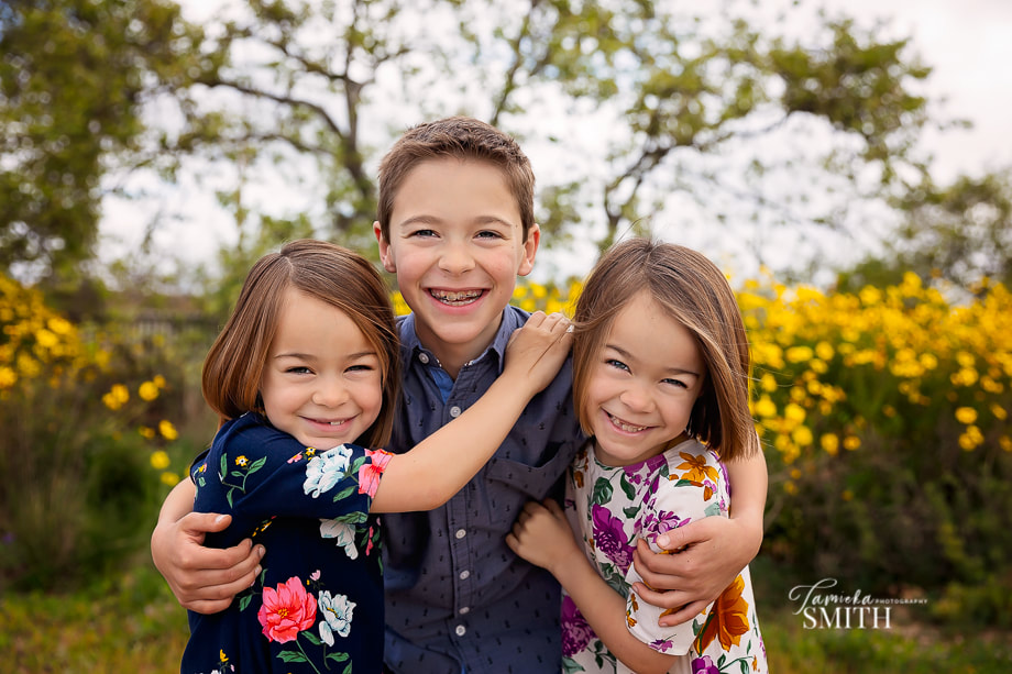 Los Angeles Child Photographer, Torrance Child Photographer, Child Photographer near me, Photographer near me, Professional Photographer near me, Torrance Photography, Torrance Child Photography, Three kids hugging each other, Tamieka Smith Photography,